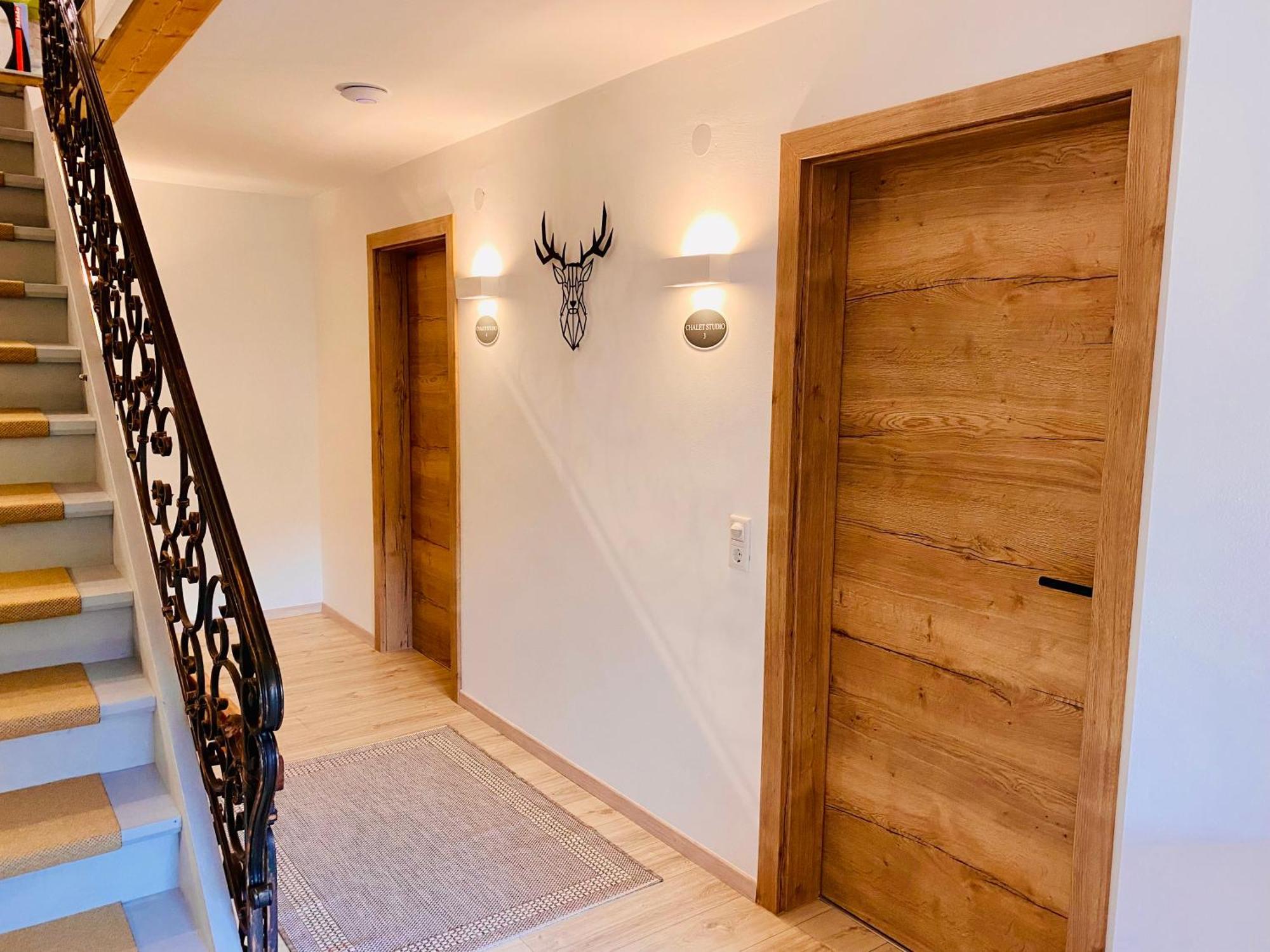 Alm Seasons Premium Chalet & Studios Зальбах-Гінтерглемм Номер фото